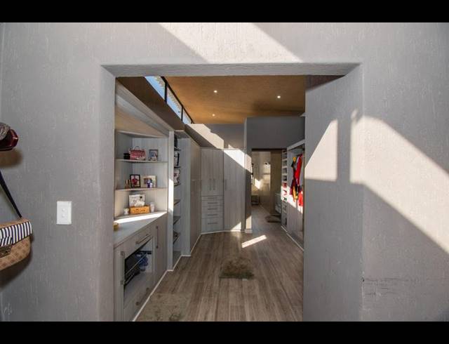 5 BEDROOM HOUSE FOR SALE IN COPPERLEAF ESTATE